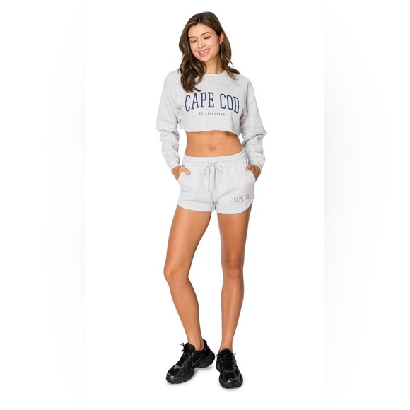 NWT Lazy Sunday “Cape Cod Massachusetts” Gray Fleece Cropped Sweatshirt in Small - Picture 3 of 15